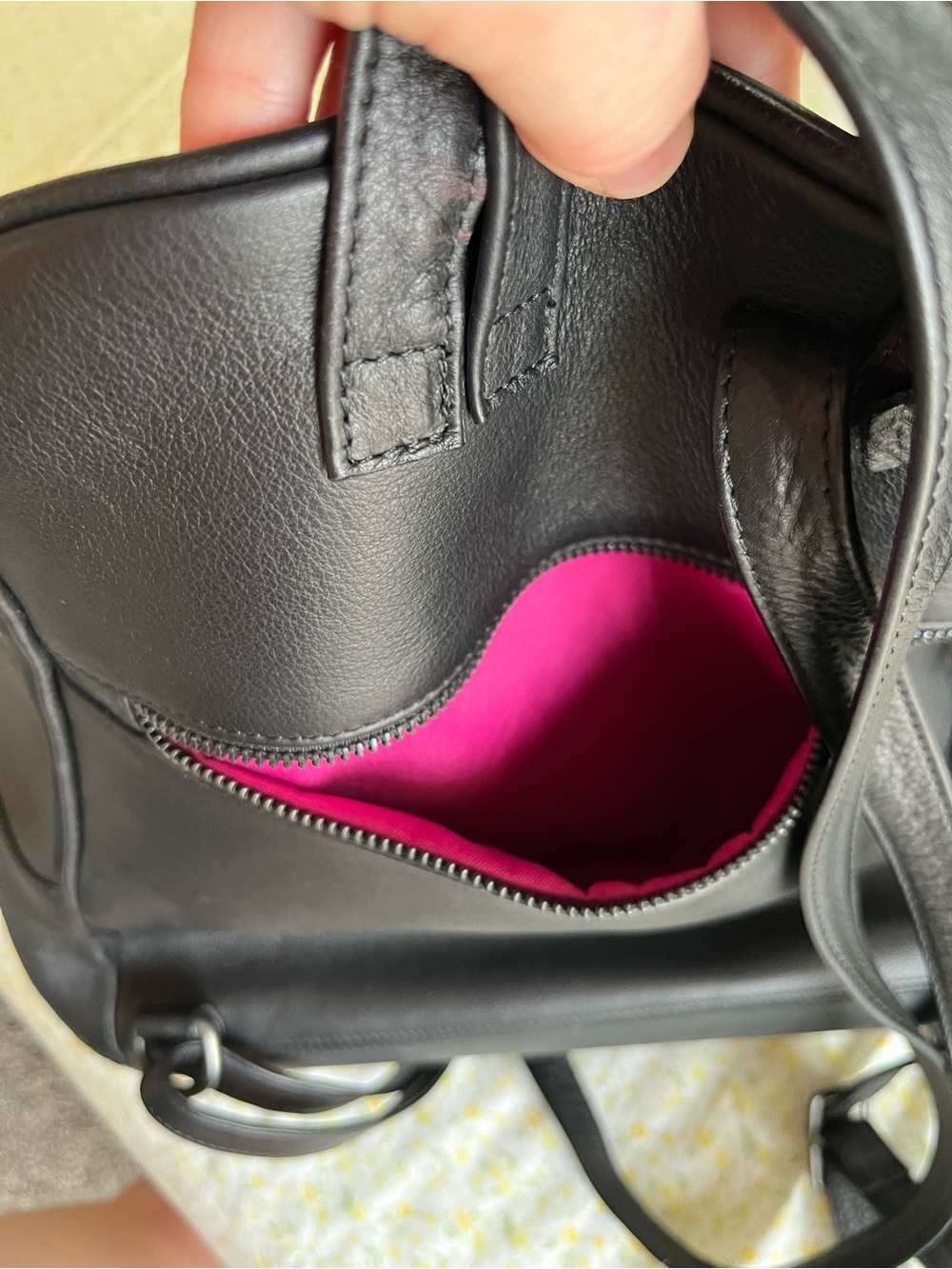 Think! Leather Backpack like new RARE - Picture 6 of 8